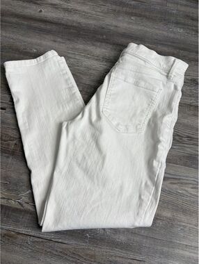 White Slim Fit Jeans with Front and Back Pockets, Size Measured
